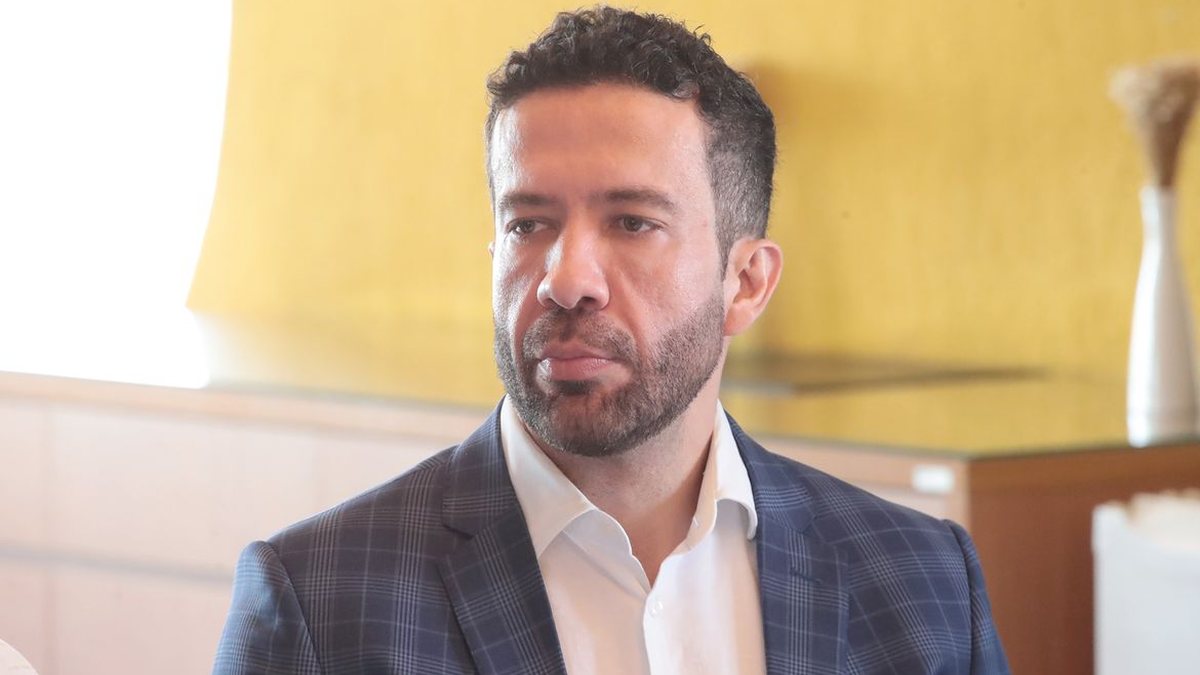 Deputado André Janones anuncia alta de hospital após quadro de arritmia cardíaca grave