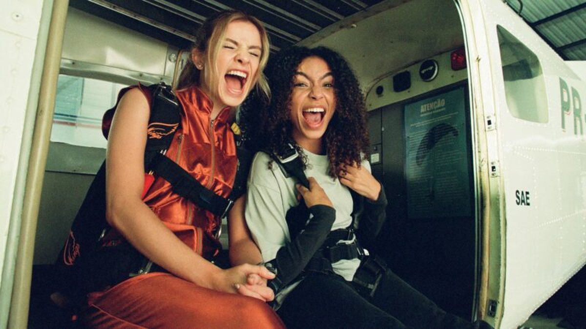 ‘As Dez Vantagens de Morrer Depois de Você’, com Any Gabrielly e Giulia Be, estreia nos cinemas