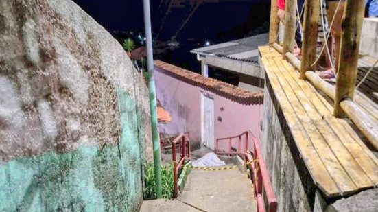 Jovem morto em escadaria em Ipioca jogava bola com crianças