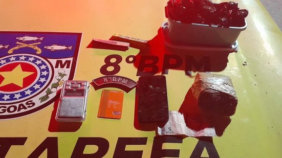 Imagem PM apreende maconha, cocaína e comprimidos usados no golpe "boa noite, cinderela"