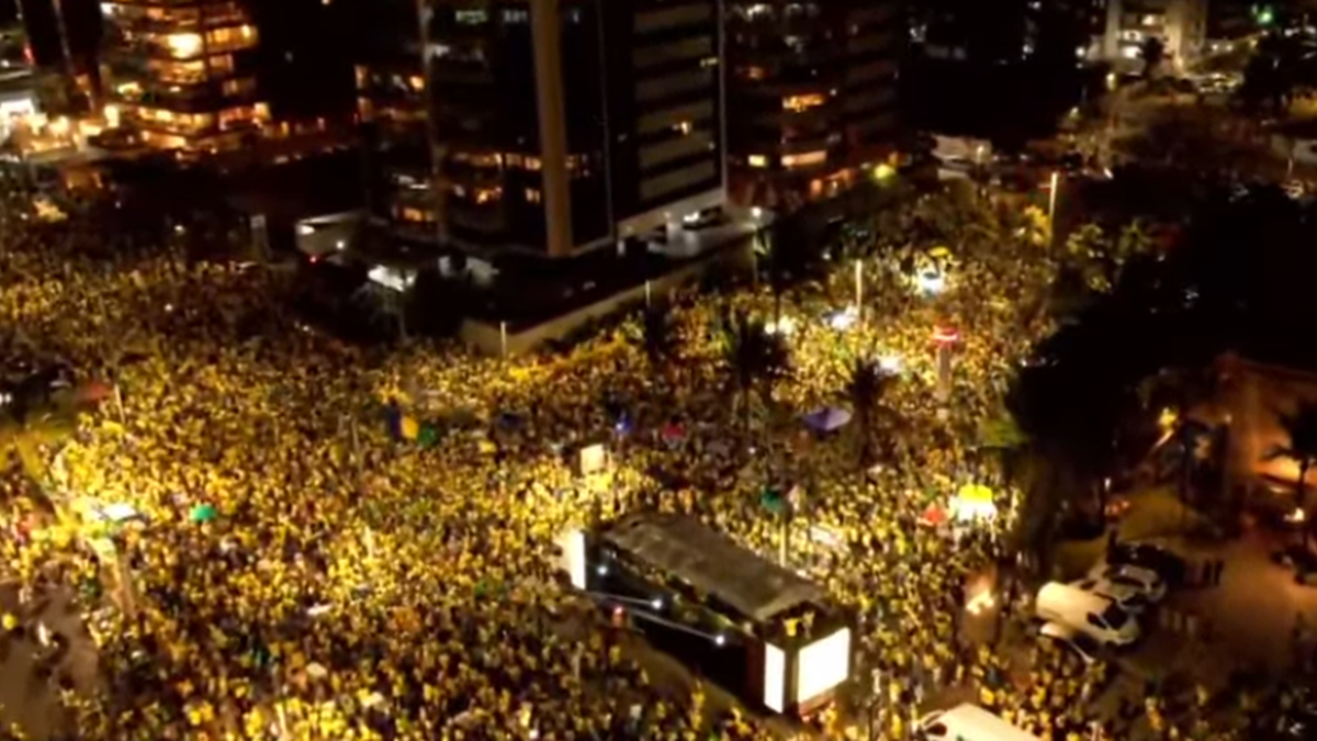 Bloco do 22 reúne apoiadores em Maceió com presença de Alfredo Gaspar e Carlos Bolsonaro