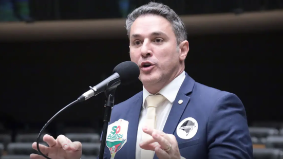 Candidato está matematicamente eleito com 57,88% dos votos - Foto: Thiago Cristino / Câmara dos Deputados