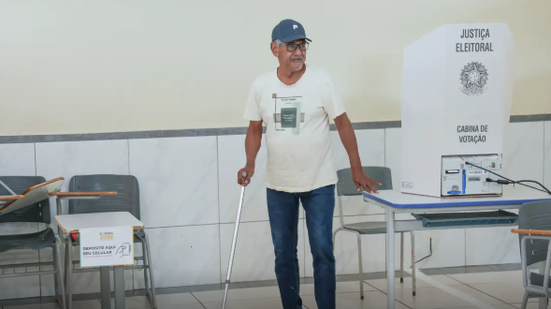 Eleitores com mais de 80 anos e acompanhantes têm prioridade absoluta - Foto: Agência Brasil