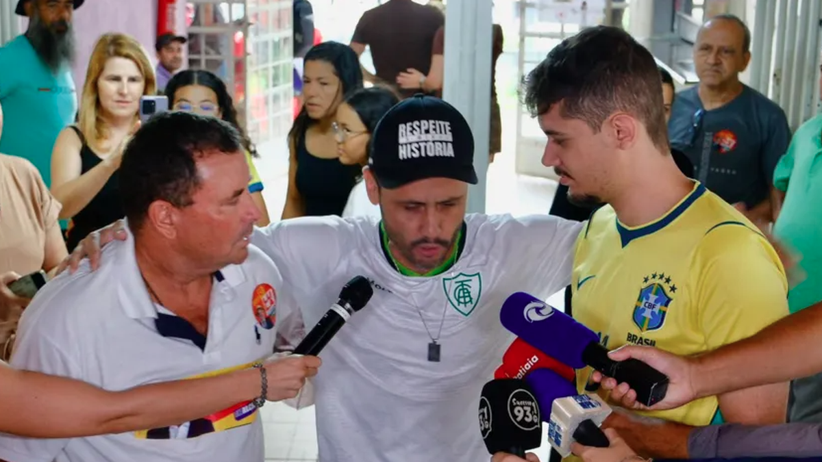 Vídeo: Cleitinho faz eleitores de Flávio e Lula se abraçarem e pede pacificação