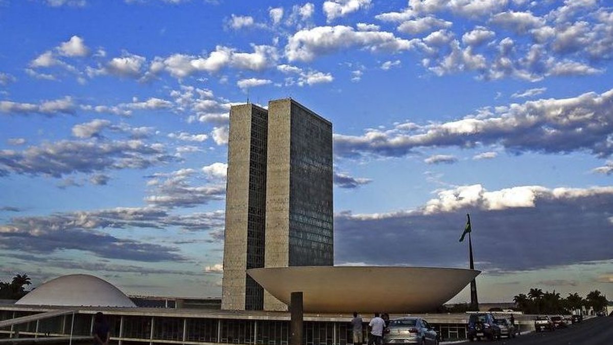 Congresso promulga emenda do fim da 6x1 e escala 5x2 começa em 60 dias