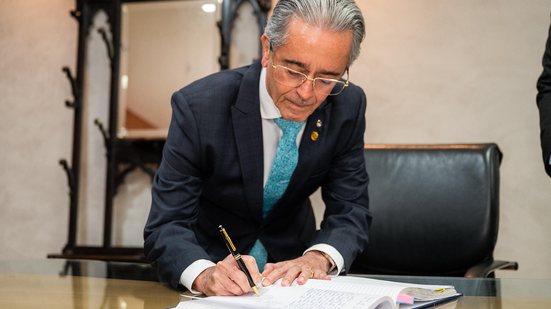 Transmissão do exercício do cargo ocorreu no Palácio República dos Palmares, em Maceió - Edvan Ferreira/Secom Alagoas
