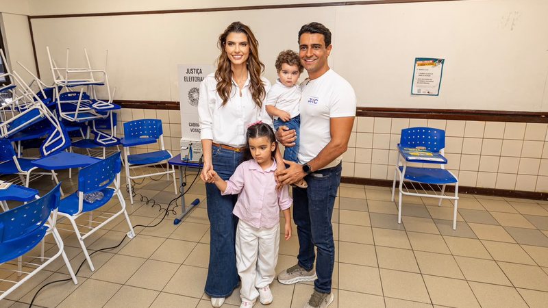 Candidato ao governo de Alagoas, JHC vota em Maceió
