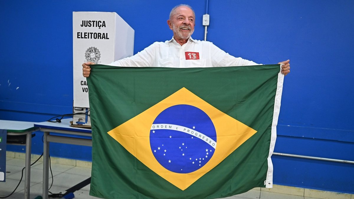 Lula vota em São Bernardo do Campo