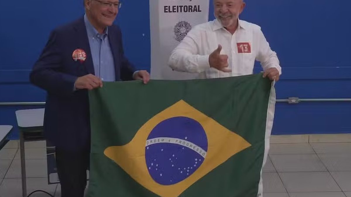Lula vota em São Bernardo do Campo