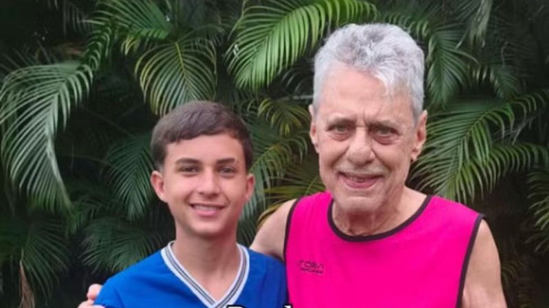 Mulher descobre que 'Seu Chico', colega de futebol do filho, é Chico BuarqueReprodução / TikTok