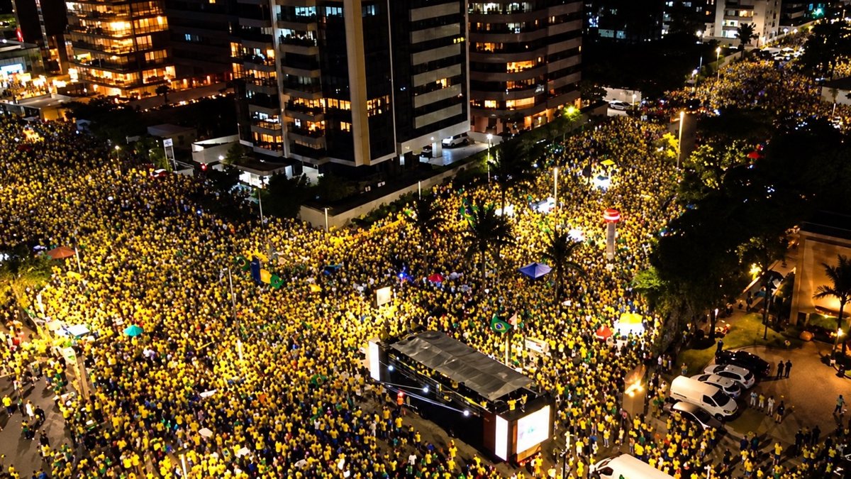 Bloco do 22 reúne apoiadores em Maceió com presença de Alfredo Gaspar e Carlos Bolsonaro