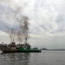 O histórico navio Professor W. Besnard é rebocado nesta sexta (23) do Parque Valongo, em Santos, para ser reformado em um estaleiro no Guarujá - Divulgação / Copersucar