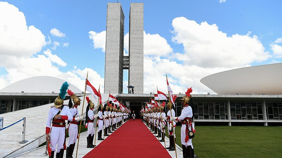 Presidente da República e governadores eleitos tomam posse em novas datas em 2027