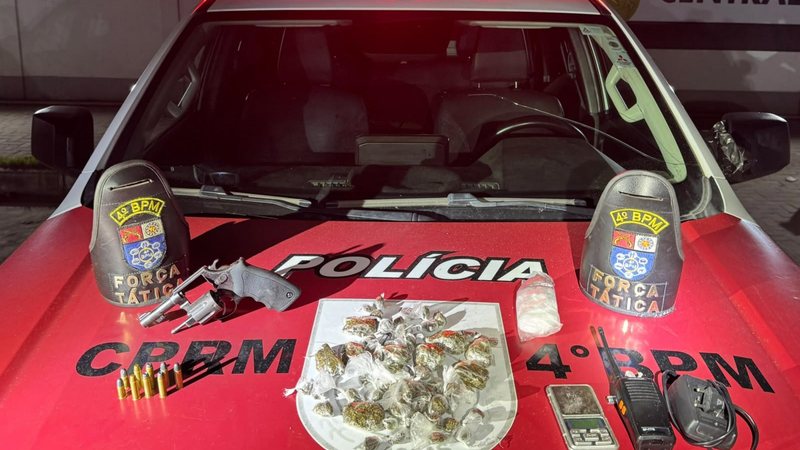 PM apreende armas, drogas e rádio comunicador em três bairros de Maceió