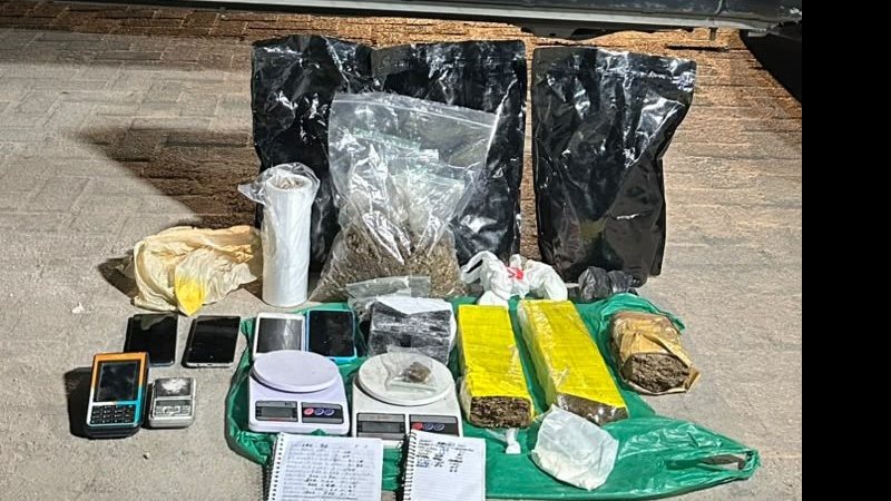 Casal é preso em flagrante com mais de 5 quilos de drogas no Clima Bom