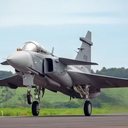 Primeiro Gripen E produzido no Brasil faz voo inaugural no interior de SP - Embraer