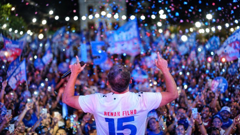 Nas redes sociais, Renan Filho agradece votação aos alagoanos