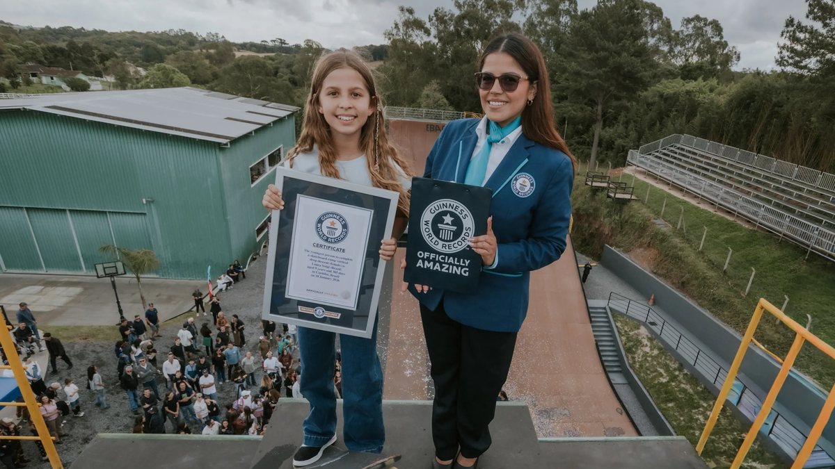 Skatista brasileira entra para o Guinness como a mais nova do mundo a descer uma megarrampa