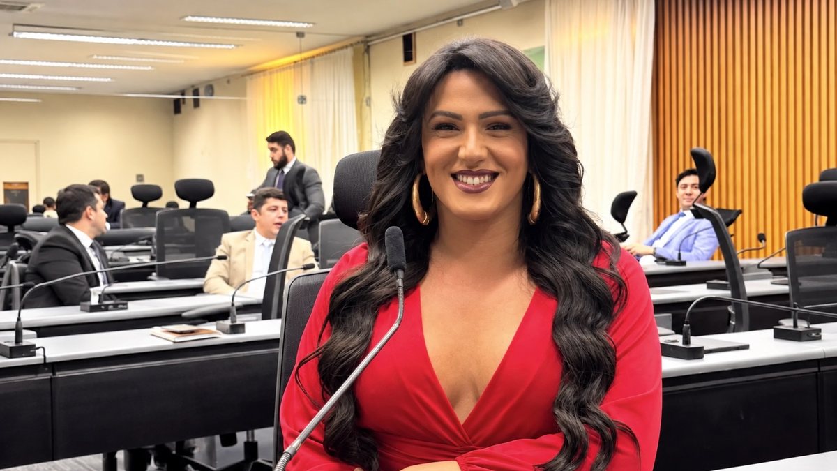 Quem é Thabatta Pimenta, primeira deputada federal trans do Nordeste