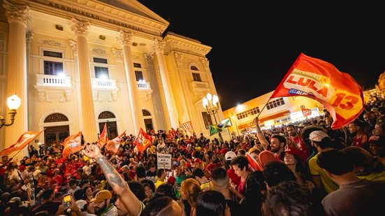 Imagem Veja as imagens das comemorações do segundo turno em Maceió