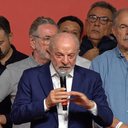 Lula reconheceu que esperava vencer no primeiro turno, defendeu a continuidade de programas sociais e pediu a participação dos eleitores na segunda etapa da disputa. - Foto: Reprodução/TV Globo