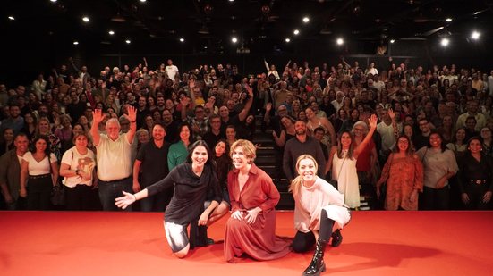 “Agora é que são elas”: Júlia Rabello, Maria Clara Gueiros e Priscila estreiam peça em Maceió