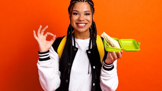 Seguir uma dieta equilibrada pode melhorar a concentração no Enem (Imagem: Roman Samborskyi | Shutterstock)