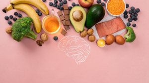 Uma boa alimentação potencializa memória, raciocínio rápido, clareza de pensamentos e até a capacidade de se expressar (Imagem: Svetlana Khutornaia | Shutterstock)