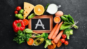 A vitamina A pode ser encontrada em alguns tipos de alimentos (Imagem: YARUNIV Studio | Shutterstock)