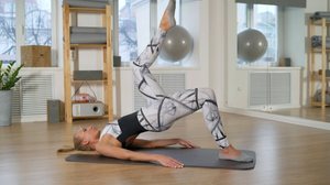 O pilates favorece a saúde física e mental de diversas maneiras (Imagem: Sidorov_Ruslan | Shutterstock)