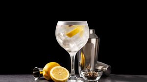 Medidas simples podem ajudar a proteger o seu negócio de bebidas com metanol (Imagem: etorres | Shutterstock)