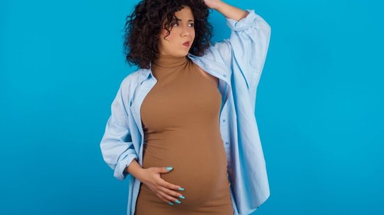 A gestação de alto risco requer cuidados especializados para evoluir bem (Imagem: Jihan Nafiaa Zahri | Shutterstock)