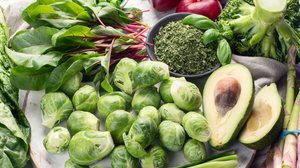 Alimentos ricos em vitamina K ajudam a proteger o fígado (Imagem: Tatjana Baibakova | Shutterstock)