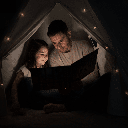 Livros infantis são aliados nas férias e abrem espaço para novas experiências na rotina das crianças (Imagem: asilopezfotografia | Shutterstock)