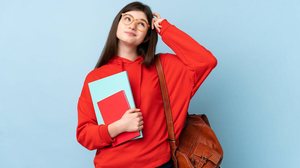 Saber empregar corretamente as palavras é importante para escrever uma boa redação (Imagem: Luis Molinero | Shutterstock)