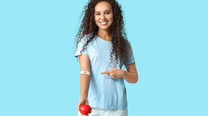 A doação de sangue pode ajudar a salvar vidas (Imagem: Pixel-Shot | Shutterstock)