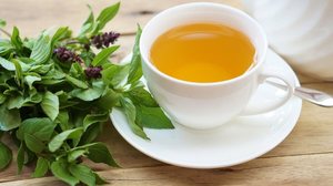 Chá de manjericão, lavanda e limão-siciliano (Imagem: SiNeeKan | Shutterstock)