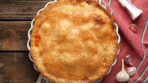 Empadão de frango com requeijão cremoso (Imagem: Pixel-Shot | Shutterstock)