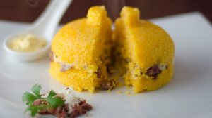 Cuscuz com queijo e carne-seca (Imagem: 
Diego Galba | Shutterstock)