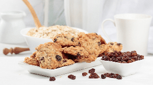 Biscoito de aveia com uva-passa (Imagem: Igor Normann | Shutterstock)