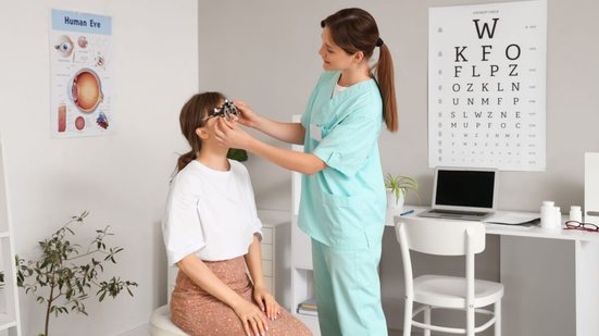 Alguns problemas de visão podem se instalar de maneira silenciosa (Imagem: Pixel-Shot | Shutterstock)