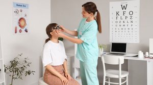 Alguns problemas de visão podem se instalar de maneira silenciosa (Imagem: Pixel-Shot | Shutterstock)