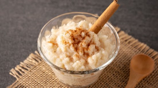 Arroz-doce cremoso com canela (Imagem: Sergio Hayashi | Shutterstock)