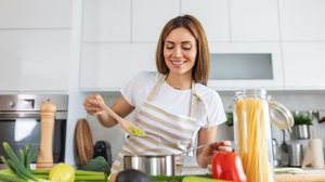 É possível substituir o ovo na dieta com alimentos nutritivos e proteicos (Imagem: Photoroyalty | Shutterstock)