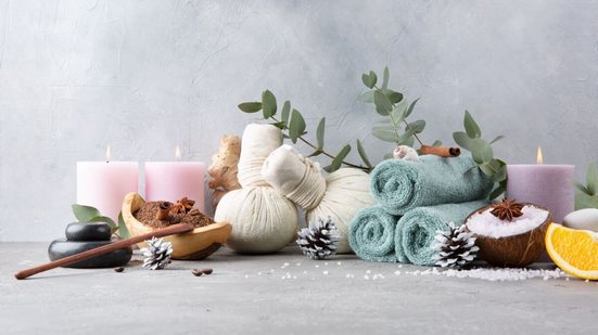 Os banhos podem ajudar a alinhar mente, corpo e espírito (Imagem: Eirene Fagus | Shutterstock)