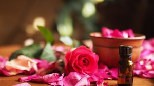 Práticas energéticas podem ajudar a cultivar autoestima e abrir espaço para novas conexões (Imagem: n.k.junky | Shutterstock)