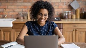 É possível vencer o medo de empreender (Imagem: fizkes | Shutterstock)