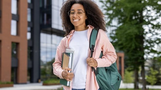 A graduação é um investimento no futuro, então é importante que os estudantes façam essa escolha de forma consciente (Imagem: voronaman | Shutterstock)