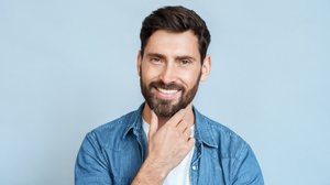 Cuidar da barba destaca os traços e fortalece a autoestima (Imagem: Stock 4you | Shutterstock)