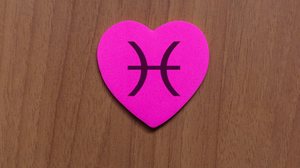 Peixes é um dos signos mais românticos do zodíaco (Imagem: Photography FC | Shutterstock)